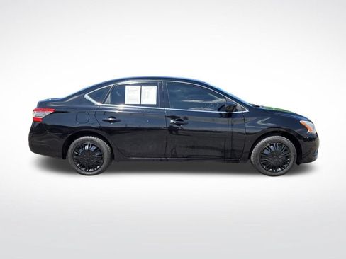 Used 2015 Nissan Sentra SV FWD image 2