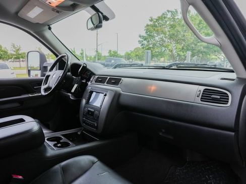 Used 2012 Chevrolet Silverado 2500 LTZ w/ LTZ Plus Package AWD/4WD image 29