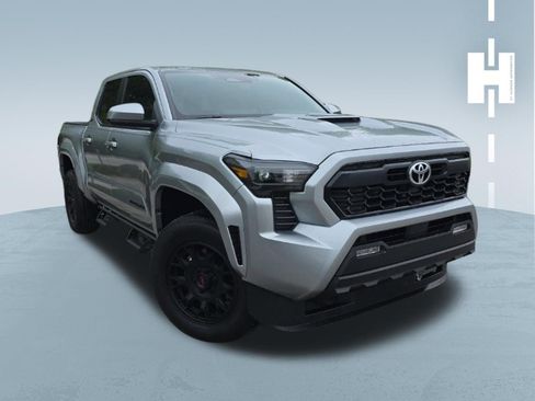 Used 2024 Toyota Tacoma TRD Sport image 1