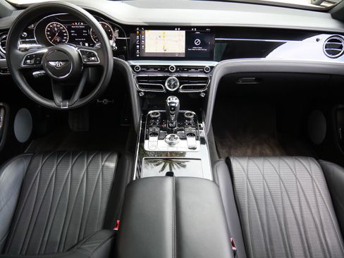 Used 2022 Bentley Flying Spur V8 AWD/4WD image 4