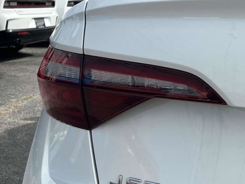 Used 2024 Volkswagen Jetta SE w/ Panoramic Sunroof Package FWD image 10