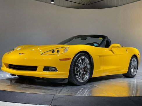 Used 2005 Chevrolet Corvette Convertible w/ Preferred Equipment Group RWD image 27