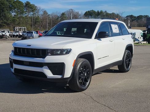 New 2026 Jeep Grand Cherokee Altitude AWD/4WD image 7