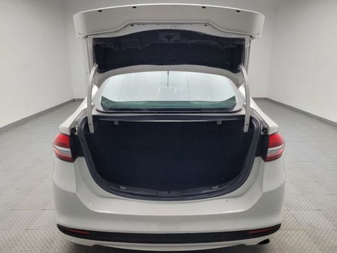 Used 2017 Ford Fusion SE w/ Fusion SE Technology Package image 29