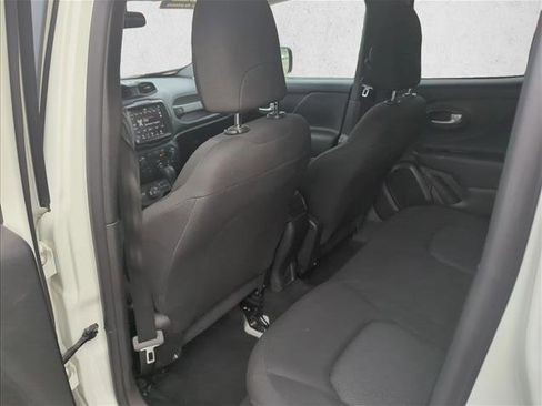 Used 2023 Jeep Renegade Latitude image 17