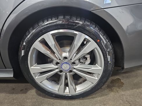 Used 2014 Mercedes-Benz E 350 Sedan image 35