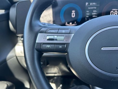 Used 2025 Hyundai Kona SEL AWD/4WD image 16