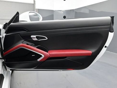 Certified 2021 Porsche 718 Cayman RWD image 15