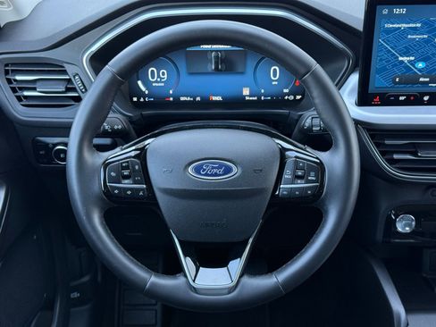 Used 2025 Ford Escape Platinum image 28