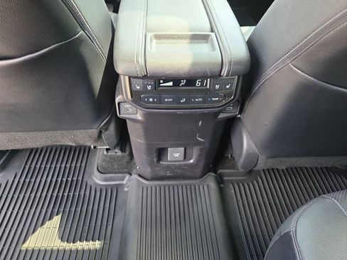 Used 2025 Toyota Grand Highlander AWD image 13