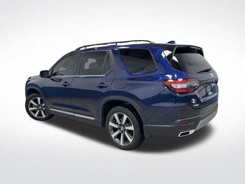 Used 2024 Honda Pilot Touring image 3