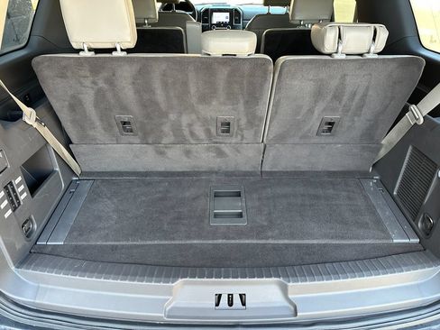 Used 2021 Ford Expedition Limited AWD/4WD image 23