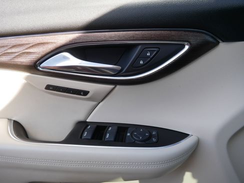 Used 2022 Buick Envision Avenir w/ Technology Package II image 27