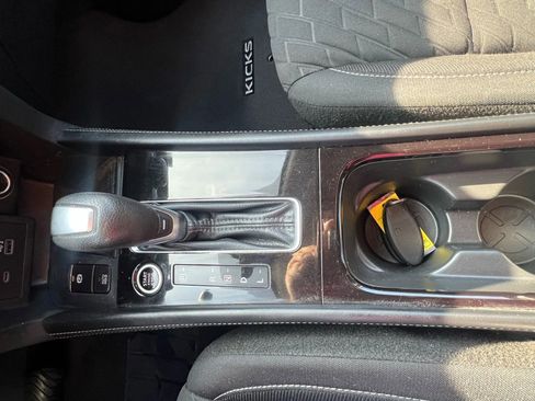 Used 2022 Nissan Kicks SV image 20