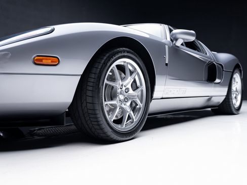 Used 2006 Ford GT image 74
