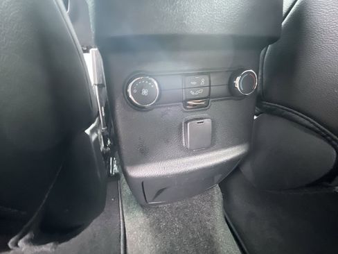 Used 2017 Ford Explorer XLT w/ Equipment Group 202A FWD image 21