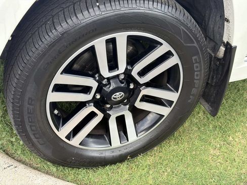Used 2019 Toyota 4Runner Limited AWD/4WD image 8