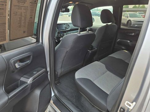 Used 2021 Toyota Tacoma TRD Off-Road AWD/4WD image 17