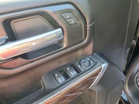 Used 2021 Chevrolet Silverado 2500 LT w/ Convenience Package image 10