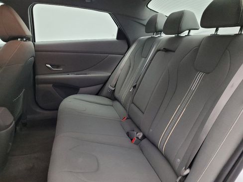 Used 2025 Hyundai Elantra SEL FWD image 18