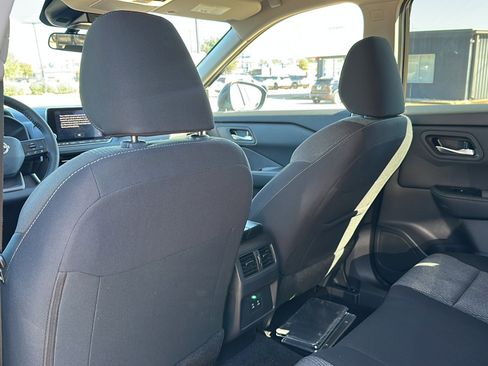 Certified 2025 Nissan Rogue SV image 17