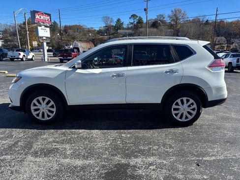 Used 2016 Nissan Rogue S w/ Appearance Package image 3