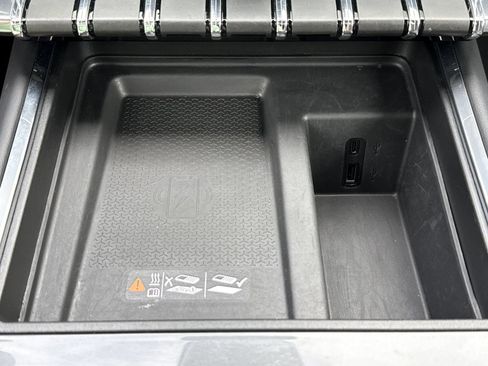 Used 2025 GMC Acadia Elevation FWD image 30