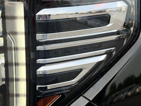 Used 2022 GMC Sierra 1500 SLT w/ SLT Convenience Package image 17