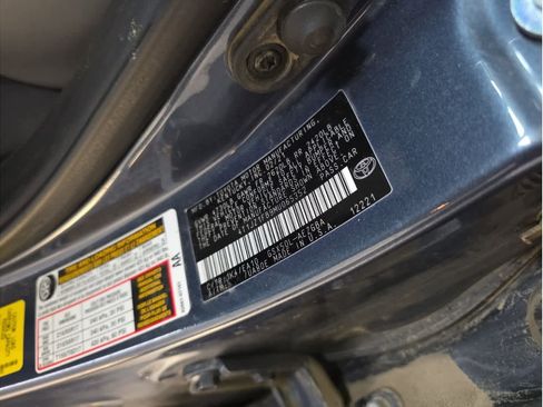 Used 2021 Toyota Avalon XLE image 22