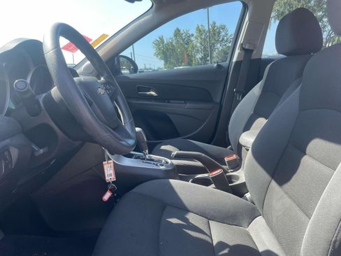 Used 2016 Chevrolet Cruze LT FWD image 14