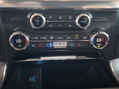 Used 2022 Ford F150 Lariat w/ Equipment Group 501A Mid AWD/4WD image 17