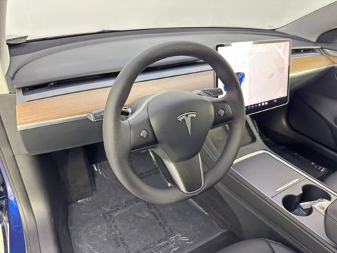Used 2023 Tesla Model 3 Standard Range image 13