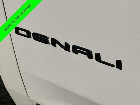 Used 2023 GMC Yukon XL Denali w/ Advanced Technology Package AWD/4WD image 11