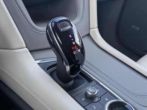 Used 2020 Cadillac XT6 Premium Luxury FWD image 12