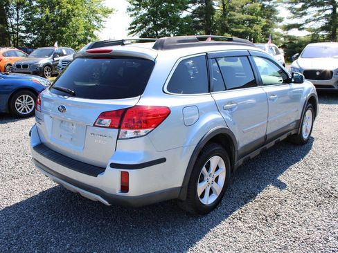 Used 2013 Subaru Outback 2.5i Limited AWD/4WD image 7