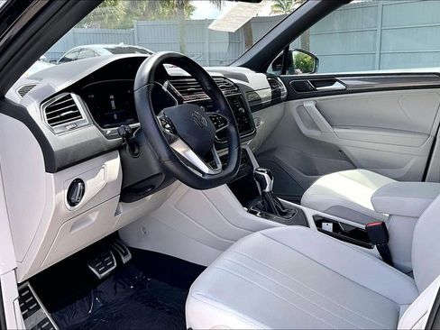 Certified 2023 Volkswagen Tiguan SE R-Line FWD image 14