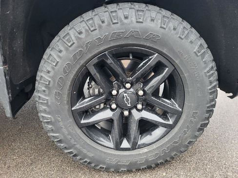 Used 2021 Chevrolet Silverado 1500 Custom Trail Boss w/ Midnight Edition image 14