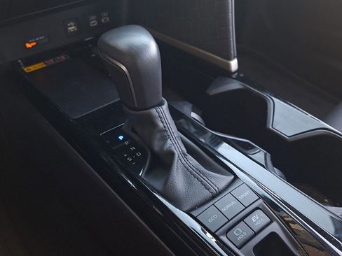 Used 2025 Toyota Camry XLE image 15