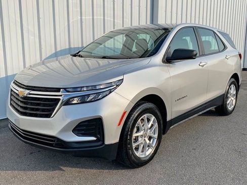 Used 2022 Chevrolet Equinox LS image 8