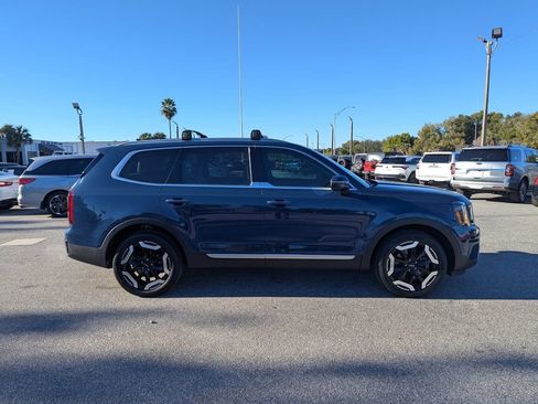 Certified 2024 Kia Telluride S image 3