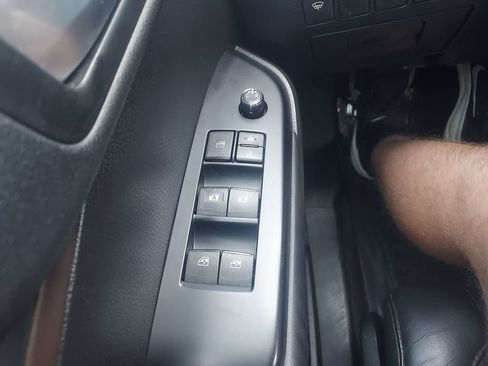 Used 2015 Toyota Highlander XLE AWD/4WD image 28