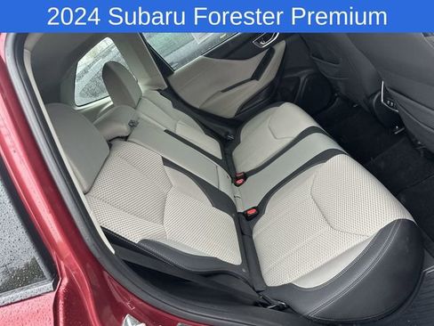 Used 2024 Subaru Forester Premium AWD/4WD image 23