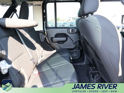 Used 2022 Jeep Wrangler Unlimited Sport AWD/4WD image 12