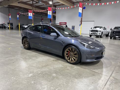 Used 2022 Tesla Model 3 Performance image 7