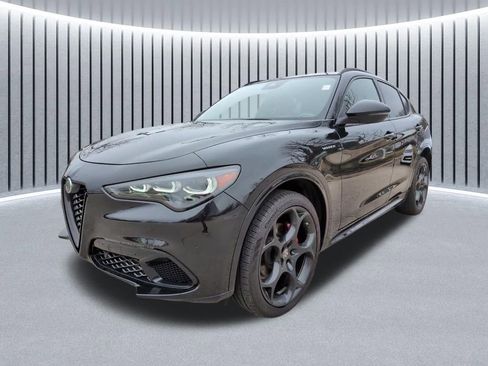 Used 2024 Alfa Romeo Stelvio Veloce image 17