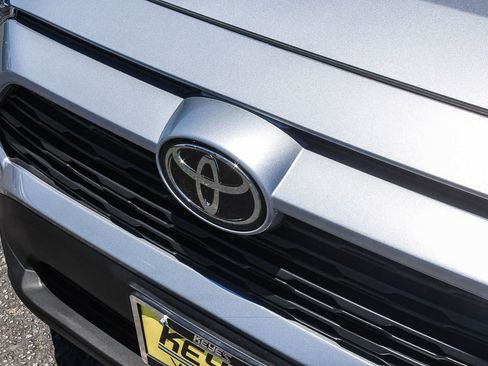 Used 2025 Toyota RAV4 XLE AWD/4WD image 16