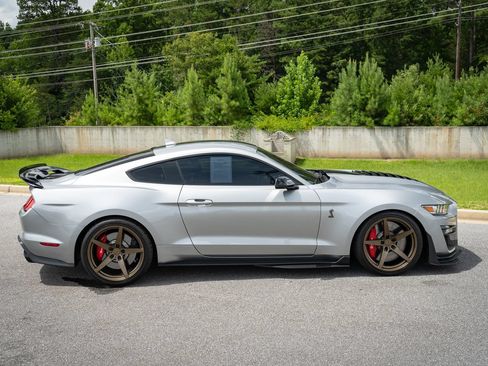 Used 2020 Ford Mustang Shelby GT500 w/ Technology Package RWD image 31
