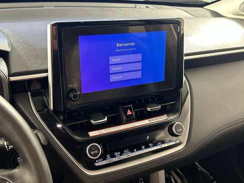 Used 2025 Toyota Corolla Cross XLE w/ Convenience Package FWD image 17