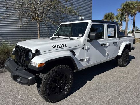 Used 2021 Jeep Gladiator Willys image 1