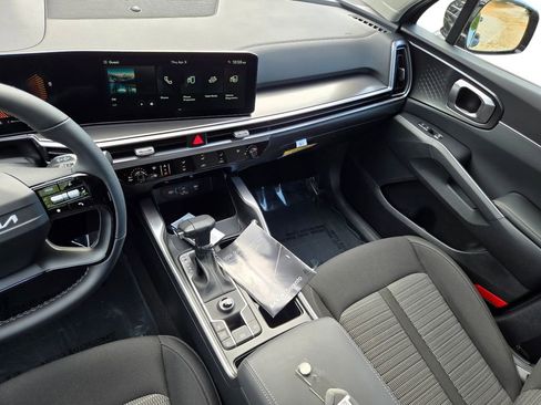 New 2026 Kia Sorento LX FWD image 23